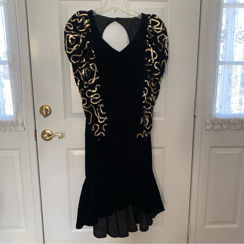 VTG Dave & Johnny Cocktail Dress Black Velvet Long Sleeve Gold Sequins Size 5/6
